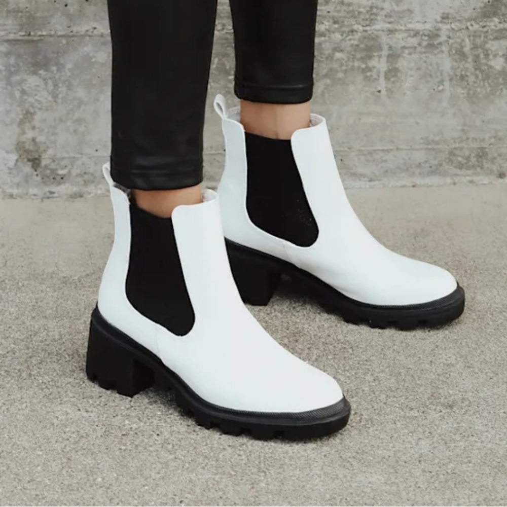 Lulus Waylen White Ankle Boots NWOT